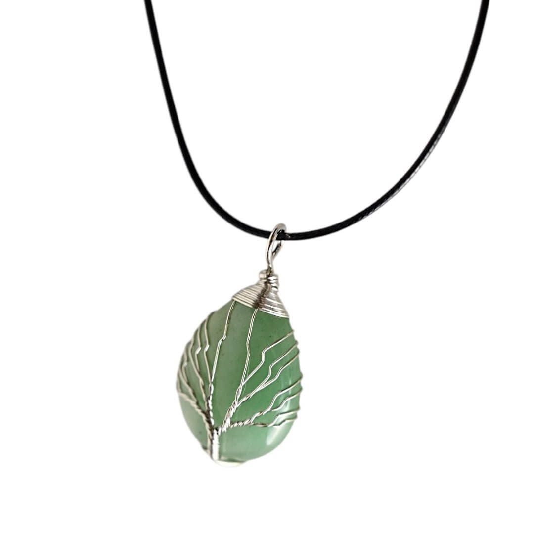 Halskette mit tropfenförmigen Aventurin, Silber