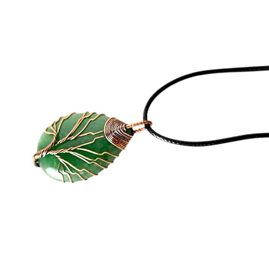 Halskette mit tropfenförmigen Aventurin und Kupfer - Natürliches Schmuckstück für Gelassenheit und Balance