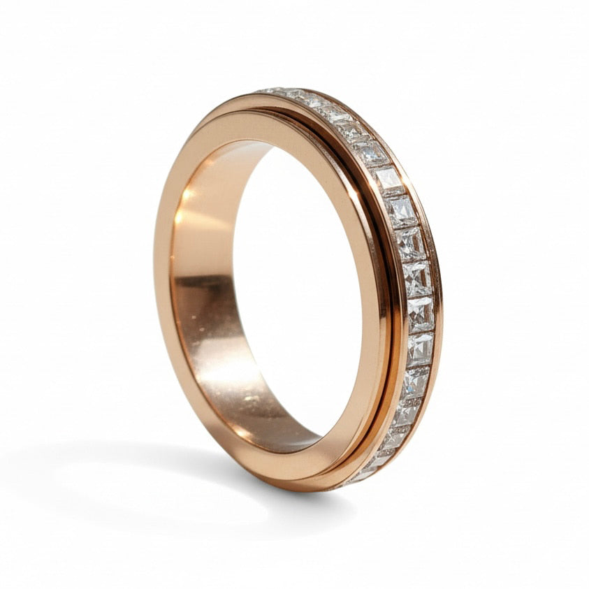 Ring mit drehbarem Design – stilvolles Highlight für funkelnde Eleganz CrystalScents
