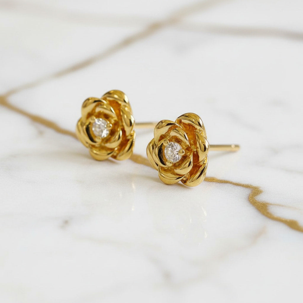 Ohrstecker mit filigraner Rosenform Gold CrystalScents