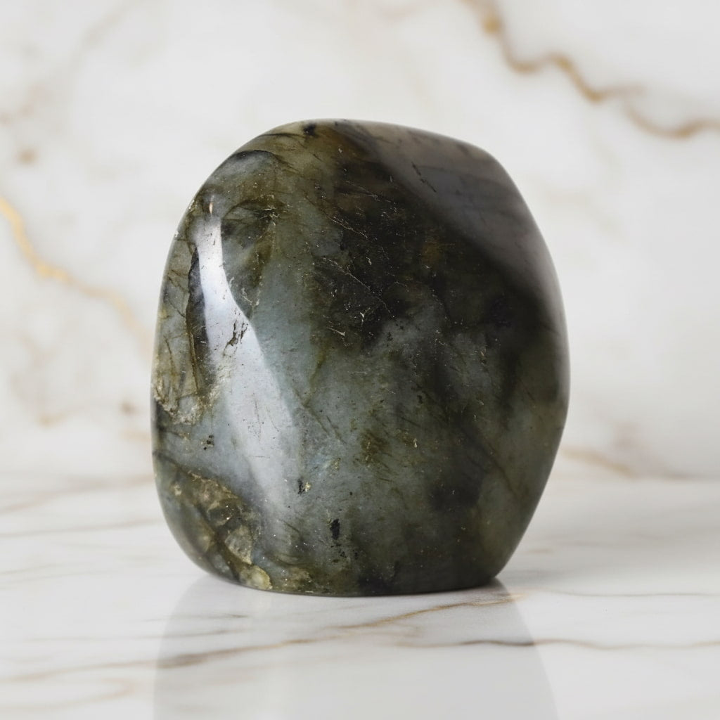 Labradorit Freiform – mit geheimnisvollem Leuchten CrystalScents