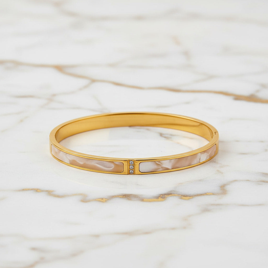 Armband mit Perlmutt in Gold – für stilvolle Momente CrystalScents