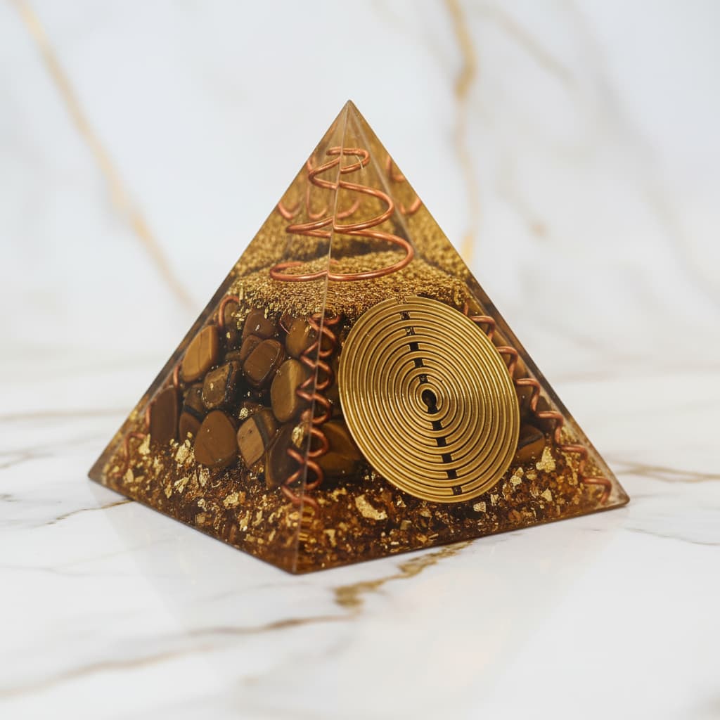 Orgonit Pyramide Tigerauge – Wirkung & Eleganz CrystalScents