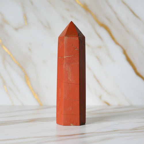 Roter Jaspis Obelisk – Rote Schattierungen CrystalScents
