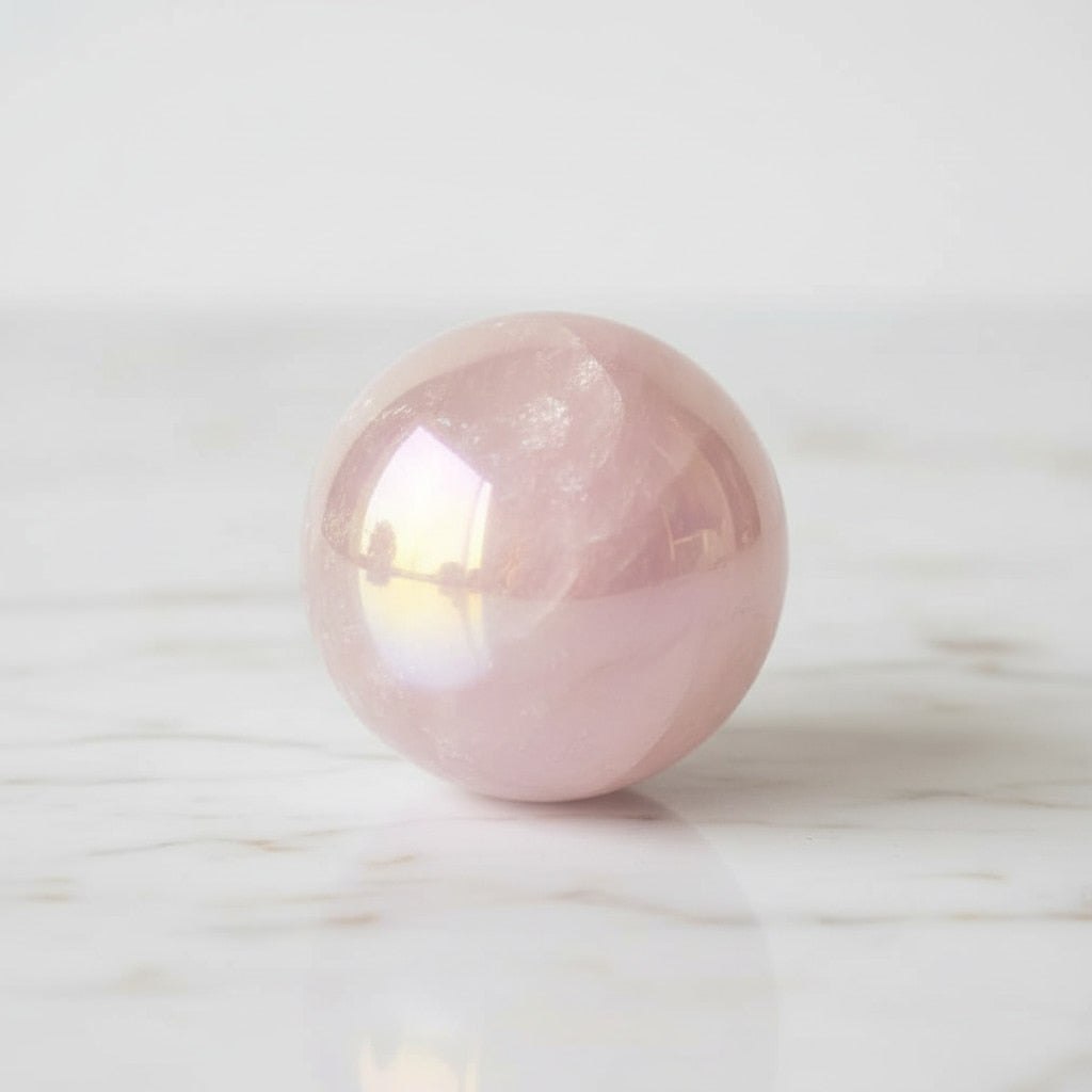 Aura Rosenquarz Kugel - Schimmernde Kugel der Liebe CrystalScents