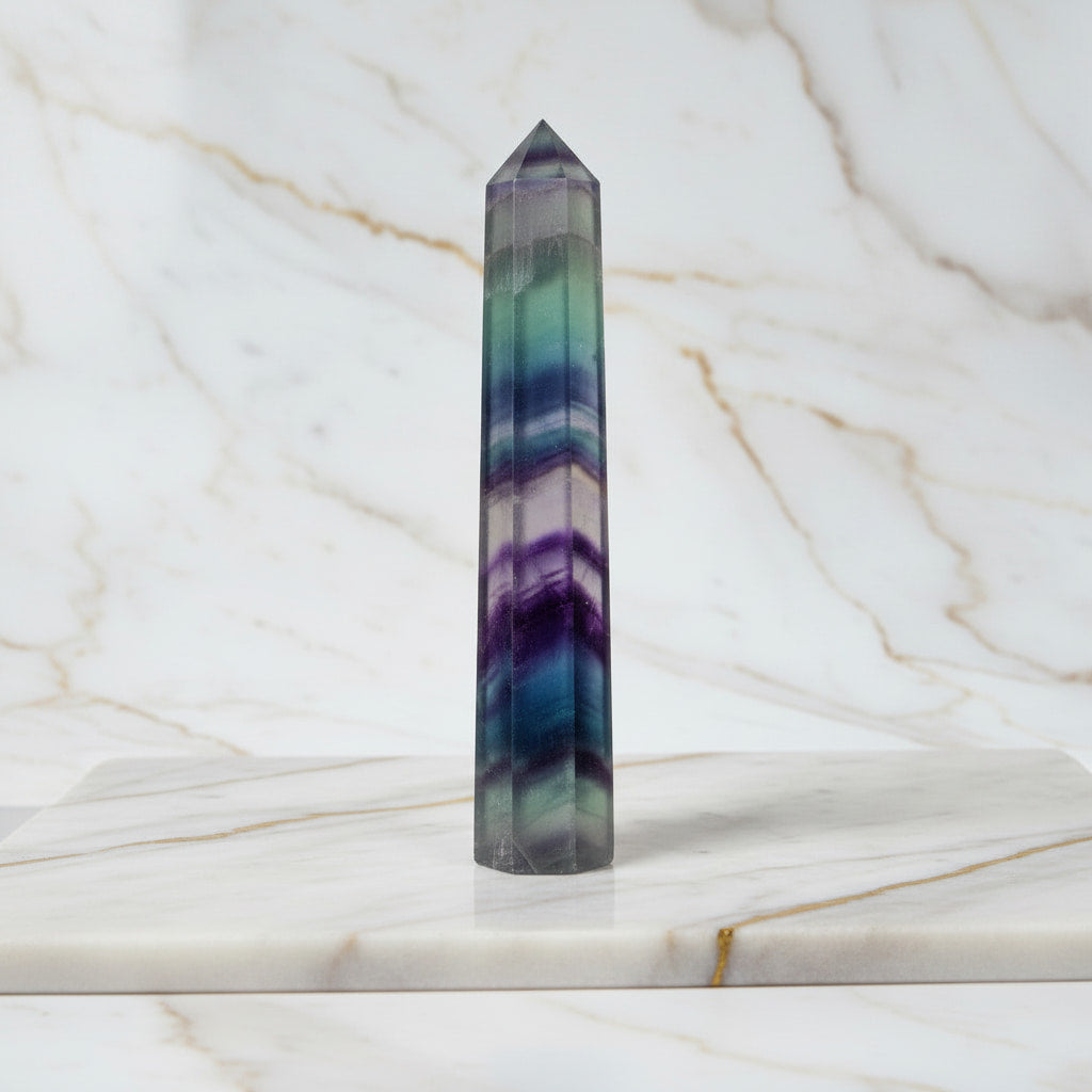 Fluorit Obelisk – Elegantes Naturjuwel JETZT sichern CrystalScents