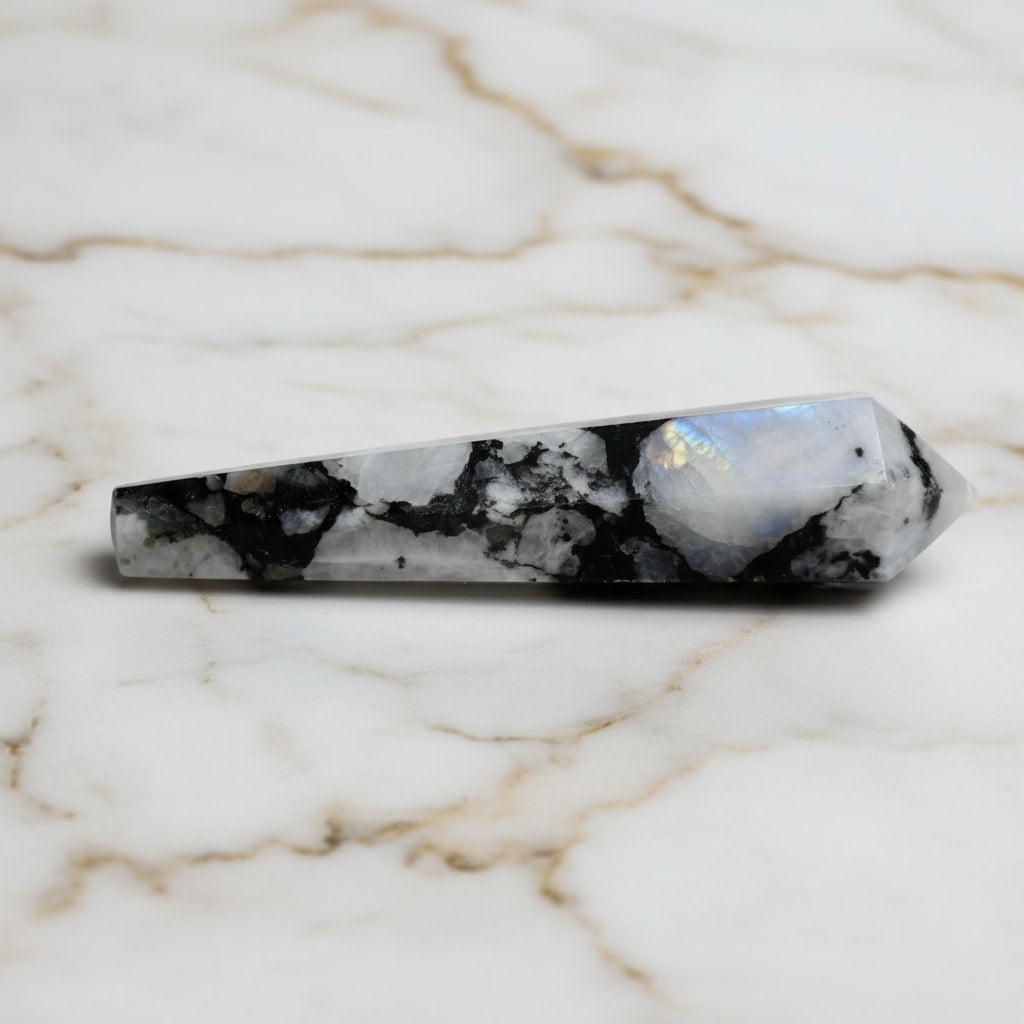 Mondstein Zepter – Funkelnde Lichtspiele JETZT sichern CrystalScents