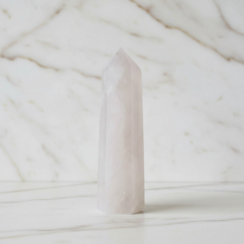 Bergkristall Obelisk – Naturdeko JETZT sichern CrystalScents
