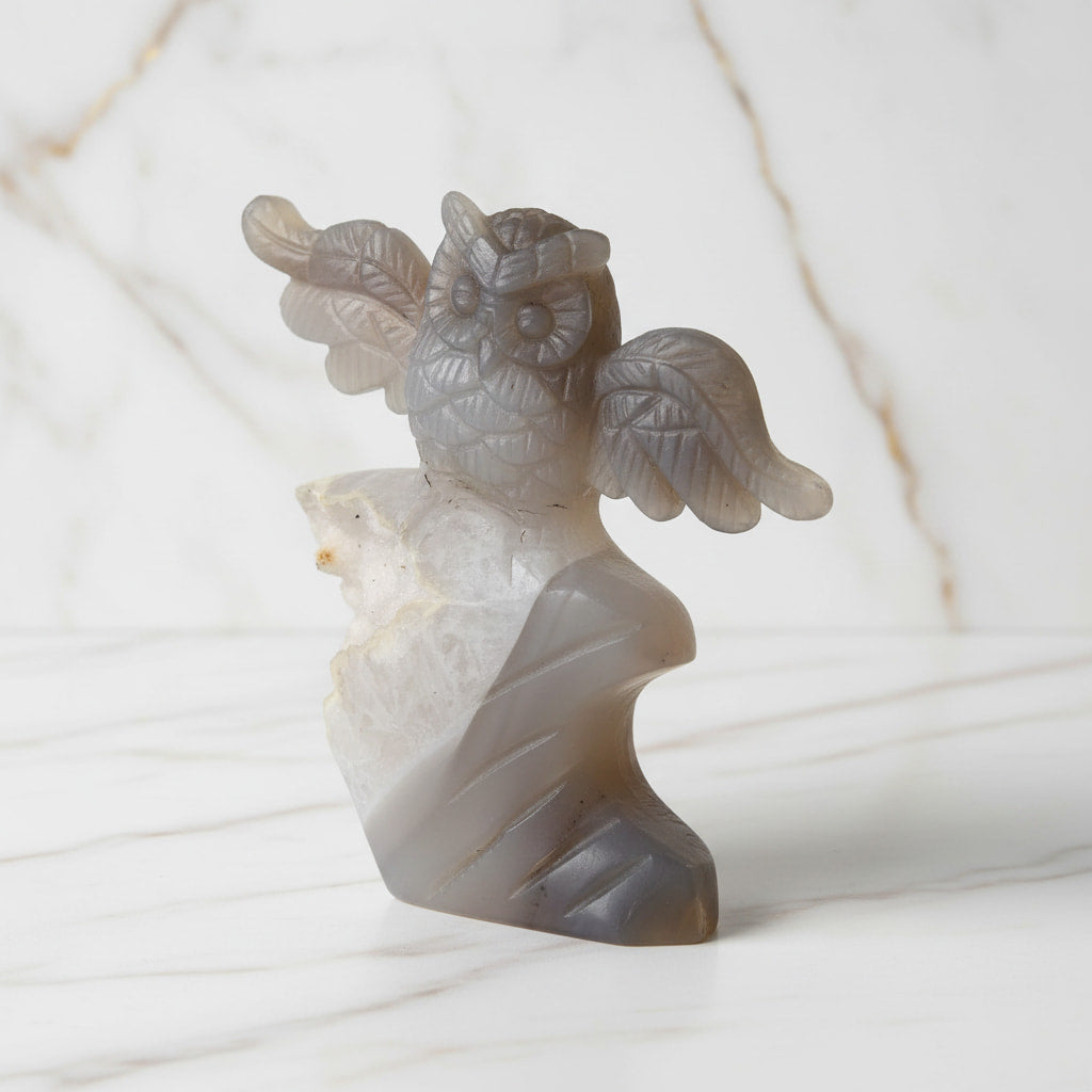 Achat – Graue Eulenfigur aus glitzerndem Kristall