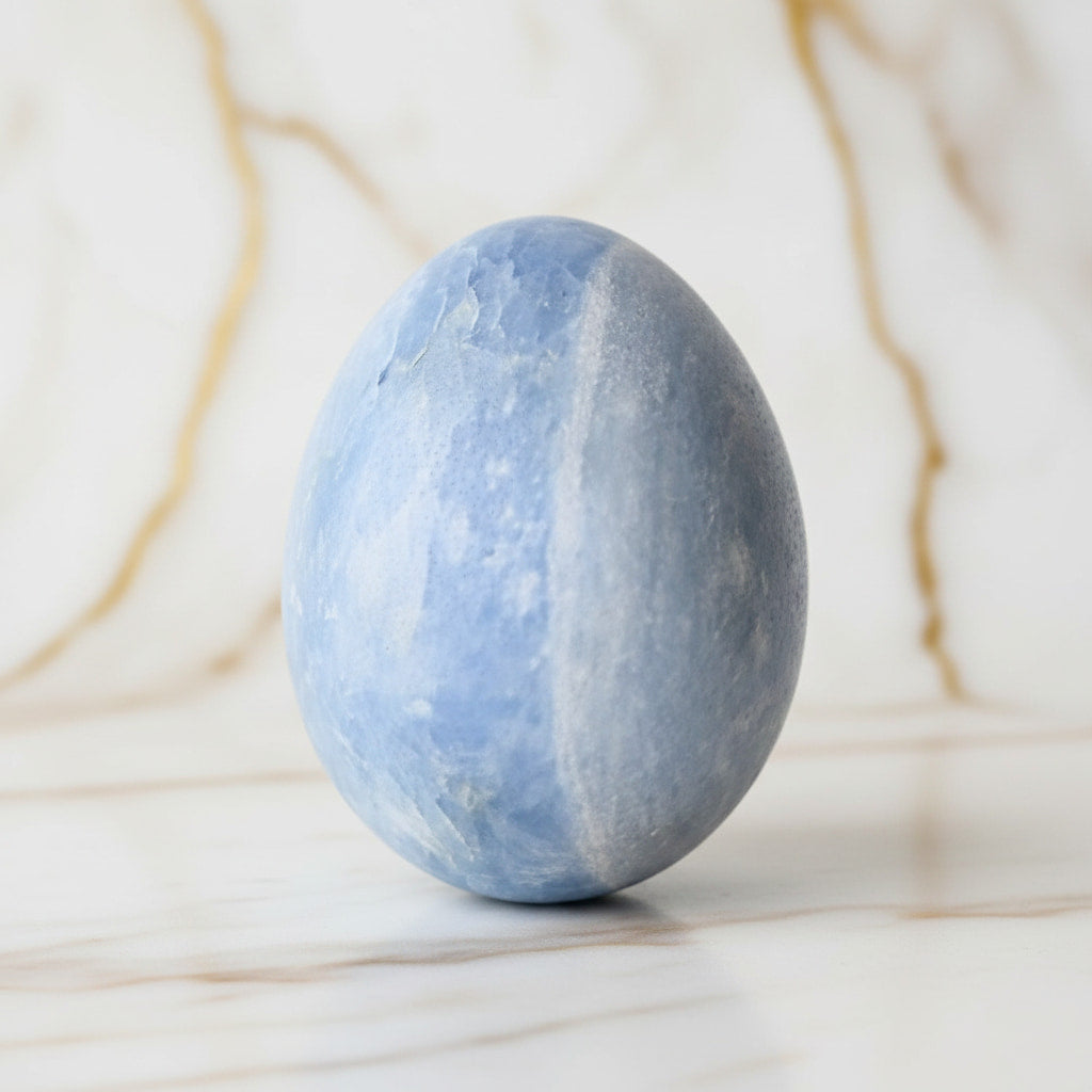 Celestit Ei – Zartes Himmelsblau