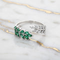 Ring Silber mit offenem Blatt-Design in Grün CrystalScents