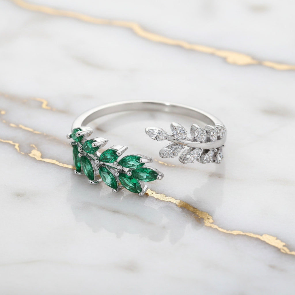 Ring Silber mit offenem Blatt-Design in Grün CrystalScents