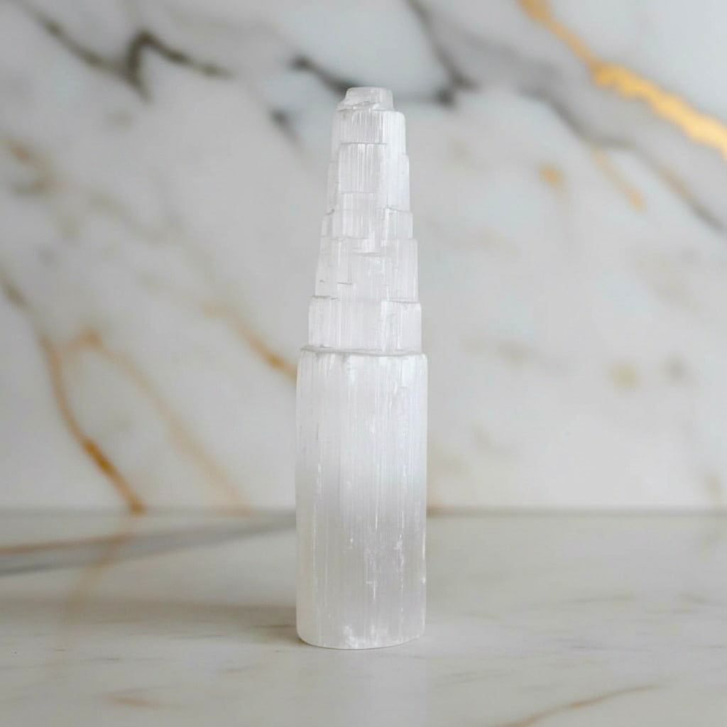 Selenit Turm – Ruhe & energetische Reinigung CrystalScents