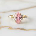 Ring in Gold mit rosanem Funkeln CrystalScents