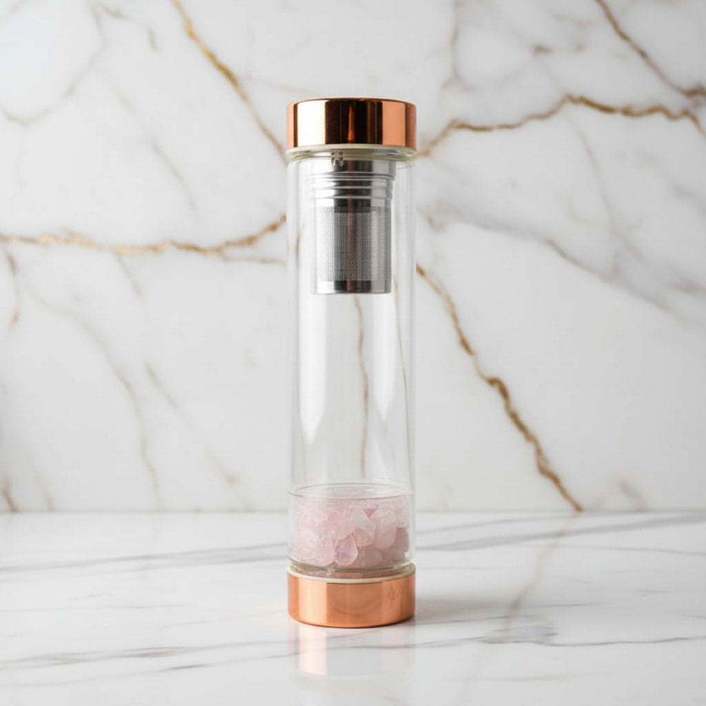 Rosenquarz Glasflasche – Stilvoller Tee CrystalScents