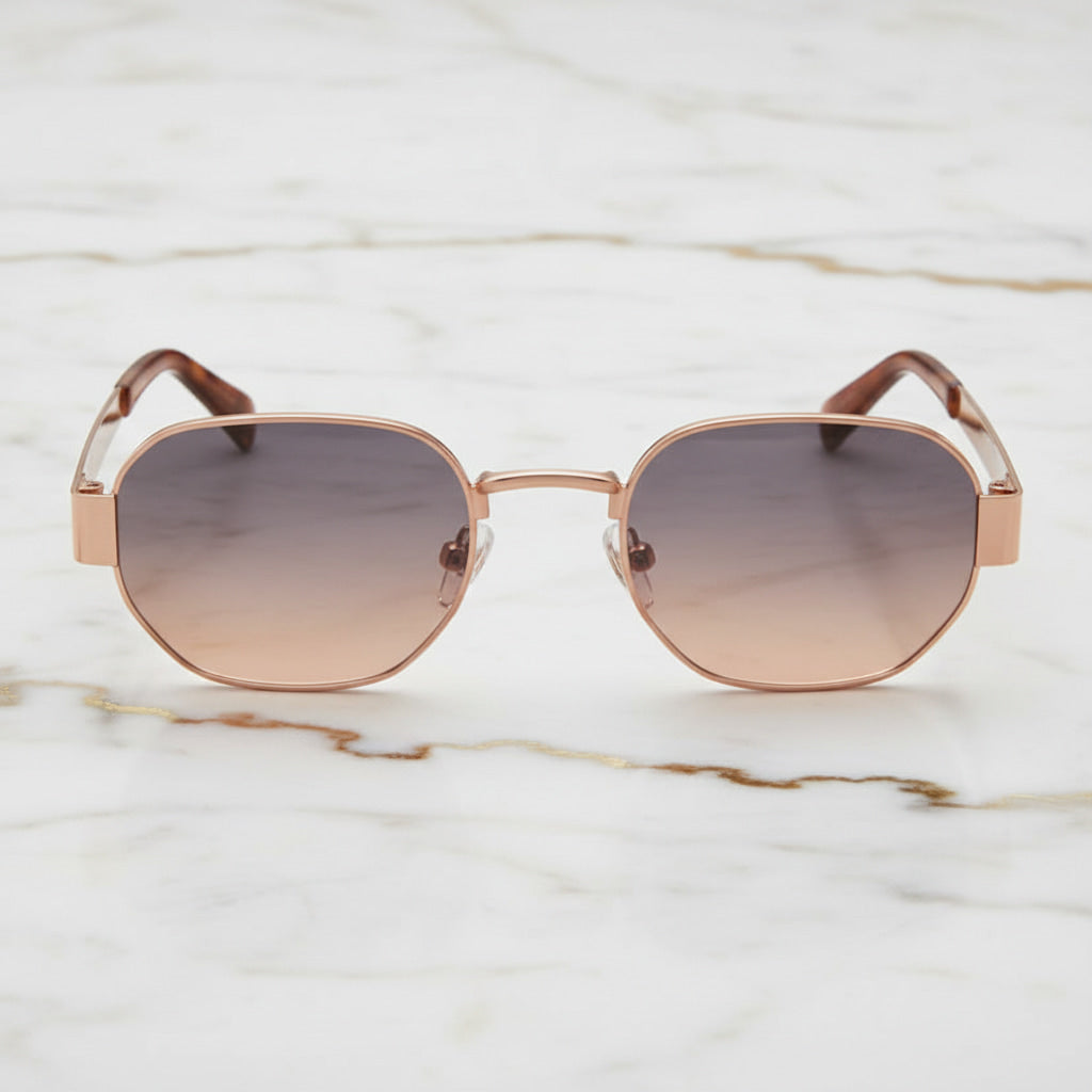 Sonnenbrille – Breit in Roségold für modernen Look CrystalScents