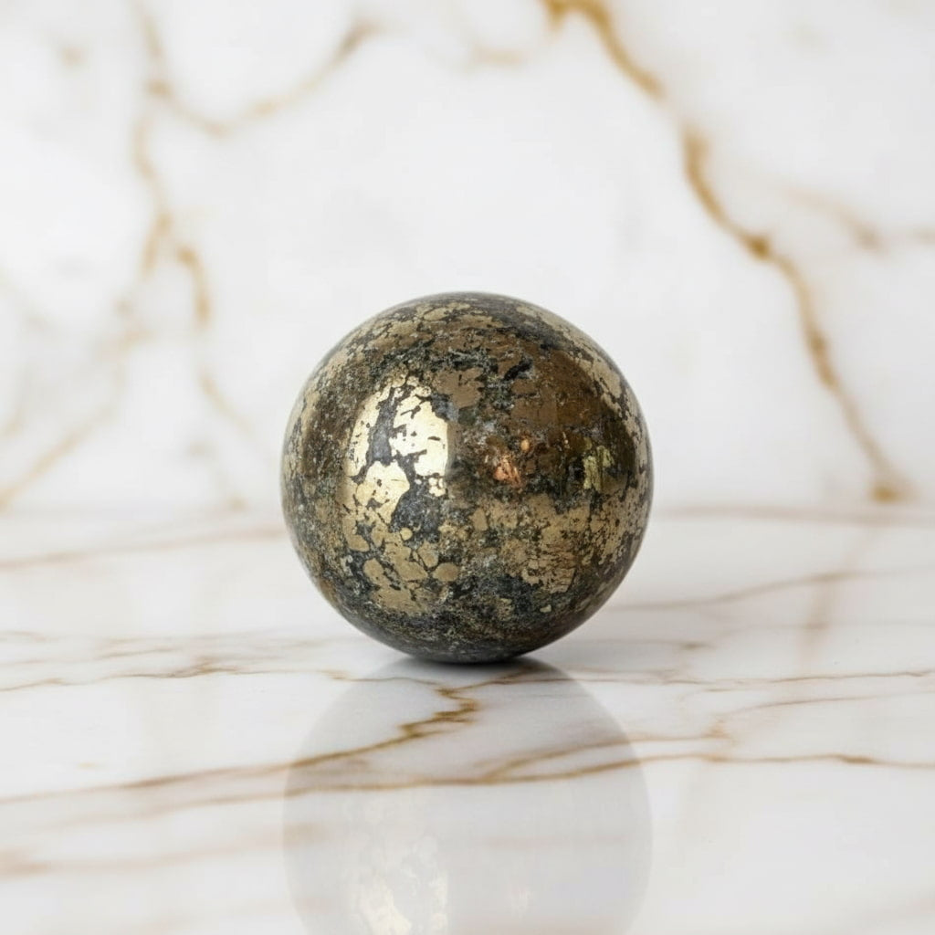 Pyrit Kugel – Energetisches Schmuckstück JETZT sichern CrystalScents
