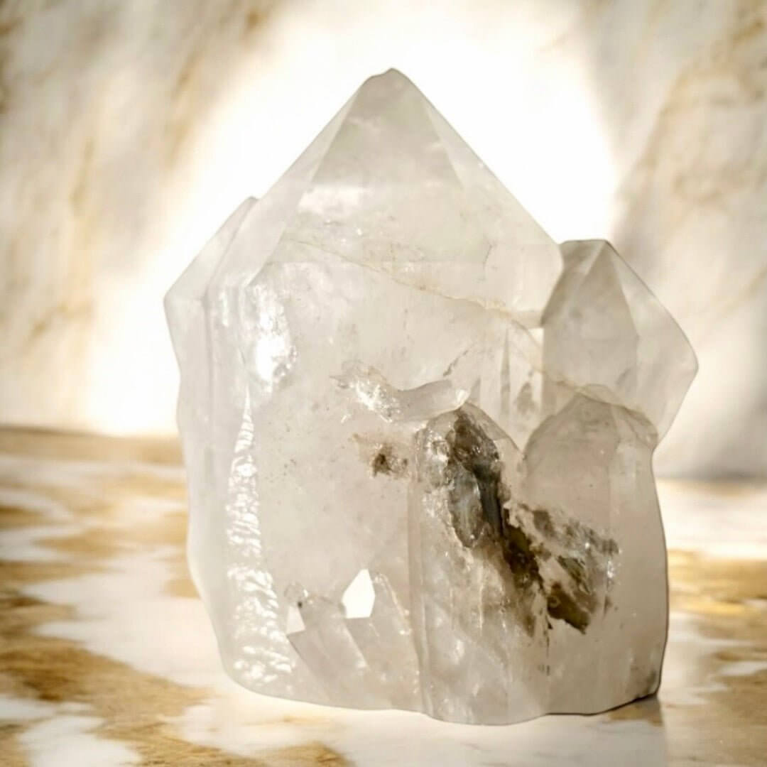 Natürlicher Bergkristall Cluster – Stilvolles Edelsteinstück für Fokus und innere Ruhe