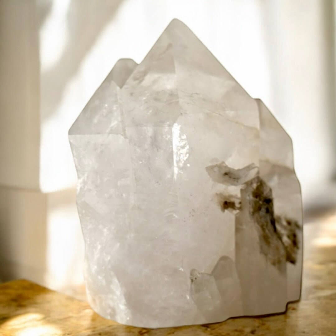 Natürlicher Bergkristall Cluster – Stilvolles Edelsteinstück für Fokus und innere Ruhe