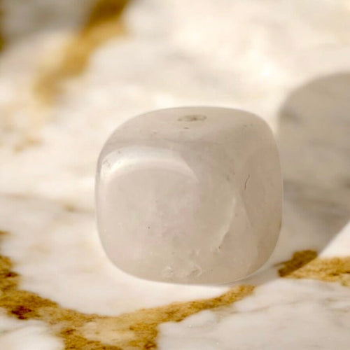 Bergkristall Duftstäbchenhalter – Schlichtes Naturjuwel für meditative Momente