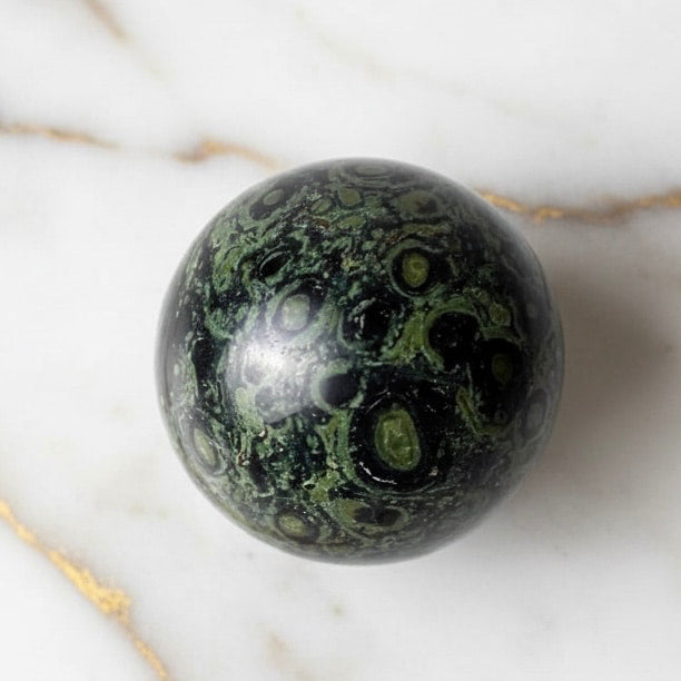 Kambaba Kugel – Pfauenauge Naturstein für Ruhe & Balance CrystalScents