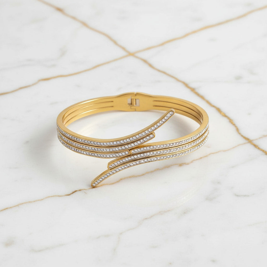 Armband Gold – Eleganter Schwung für stilvolle Akzente CrystalScents