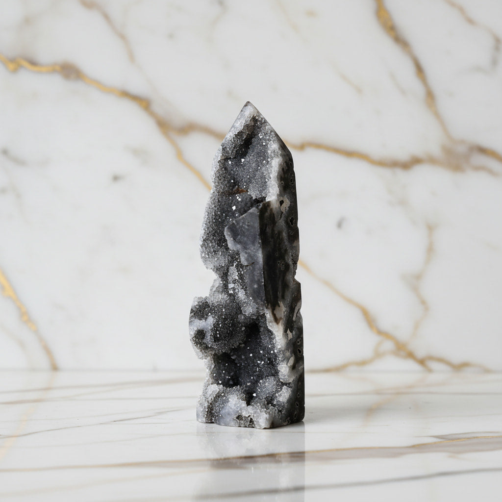 Sphalerit Obelisk – Zentrierung & Balance JETZT sichern CrystalScents