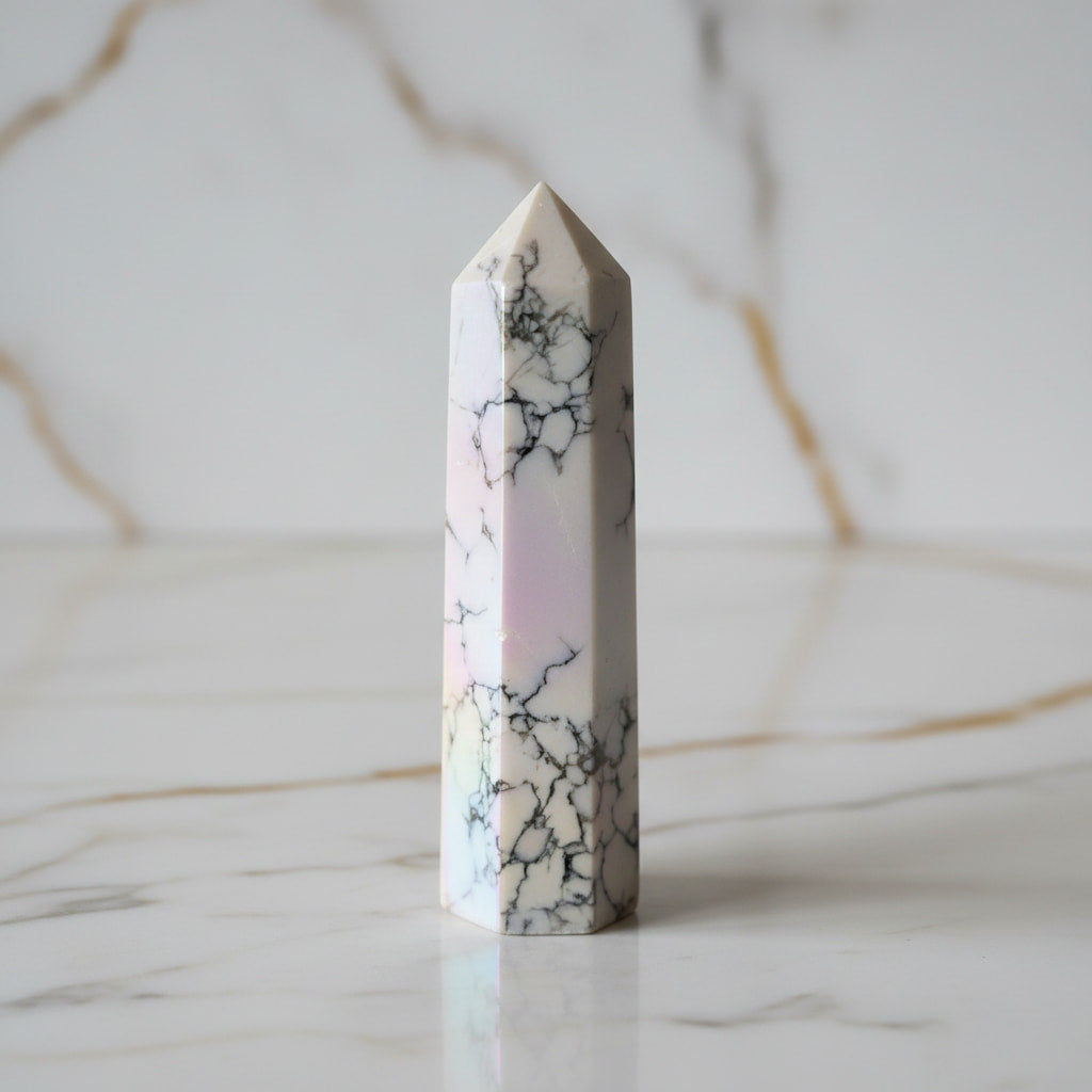 Howlit Aura Obelisk – Schimmernde Leichtigkeit JETZT sichern CrystalScents