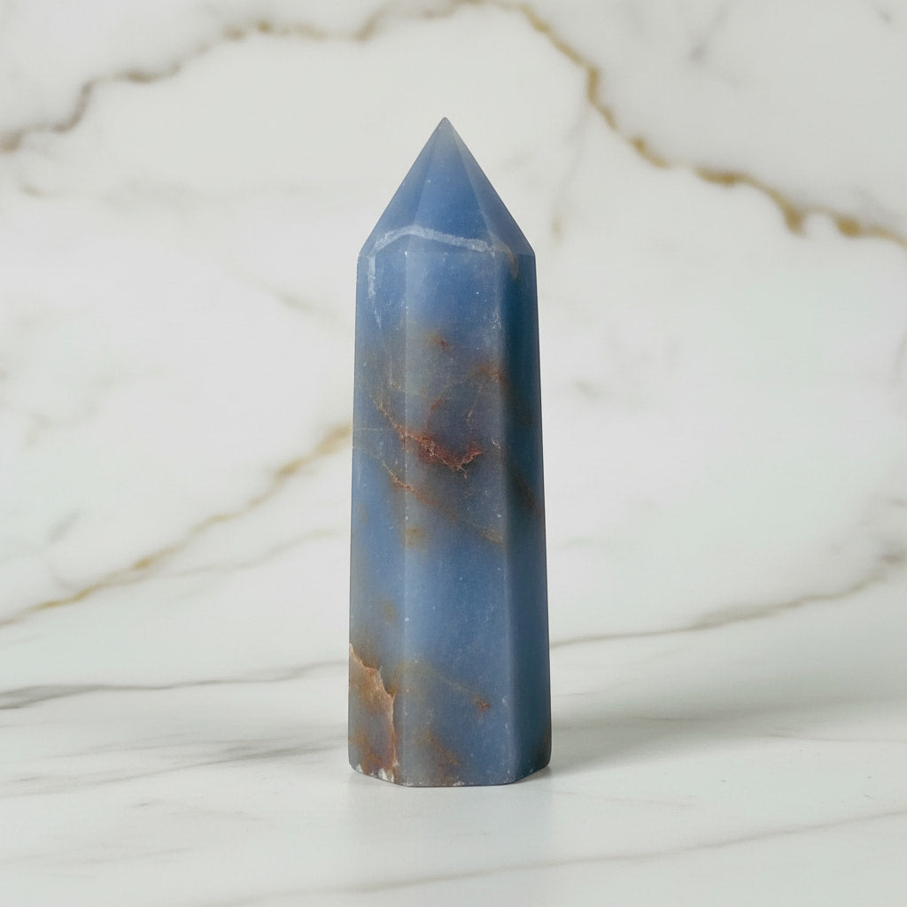 Angelit Obelisk – Himmelblauer Seelenstein Ruhe & Harmonie CrystalScents
