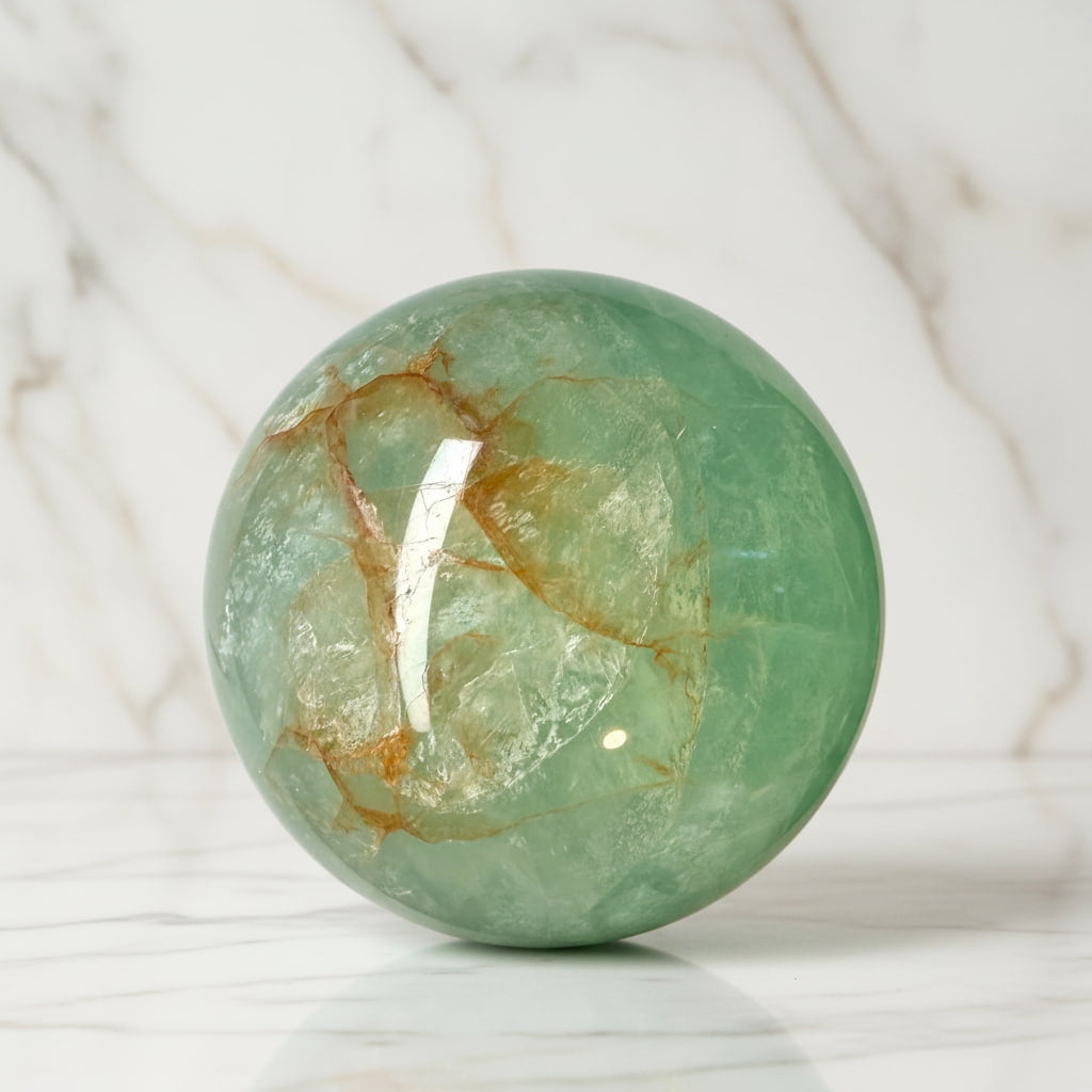 Fluorit Kugel – Leuchtendes Highlight