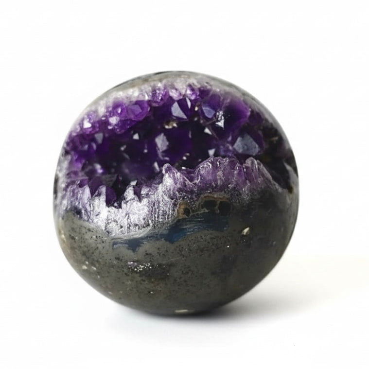 Amethyst Kugel – Funkelndes Naturjuwel CrystalScents