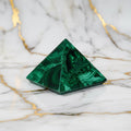 Malachit Pyramide – Naturmuster in geometrischer Form CrystalScents