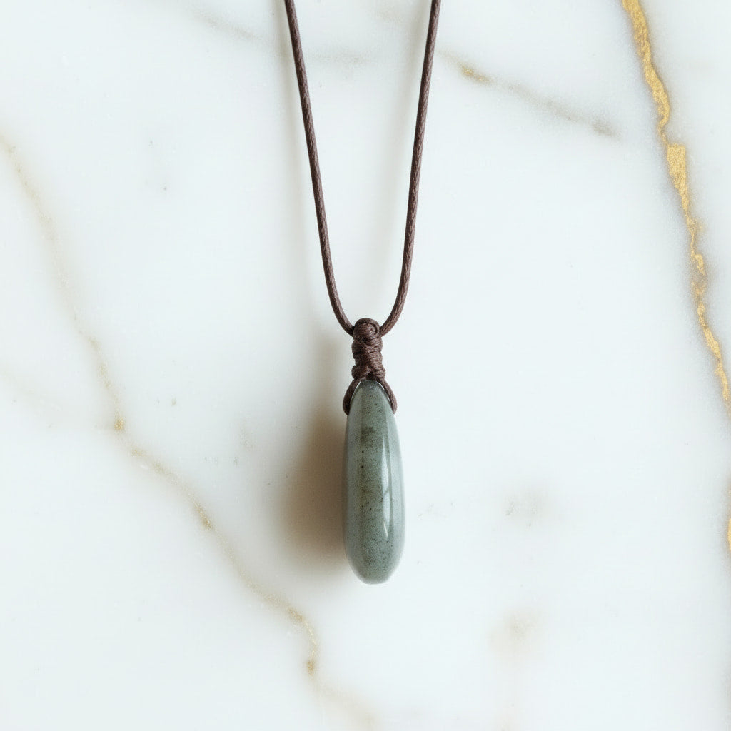 Labradorit Halskette - Tropfenförmiger Anhänger CrystalScents