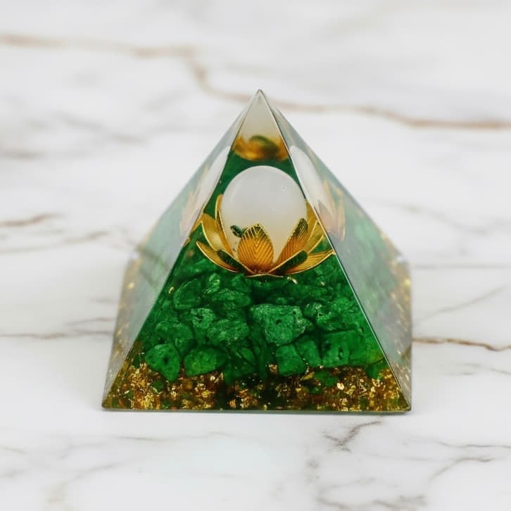 Orgonit Pyramide - Grüne Blume des Lebens CrystalScents
