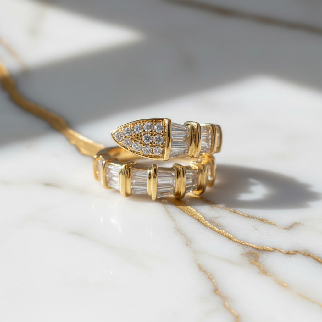 Ring in Gold mit offenem Gürtel-Design CrystalScents