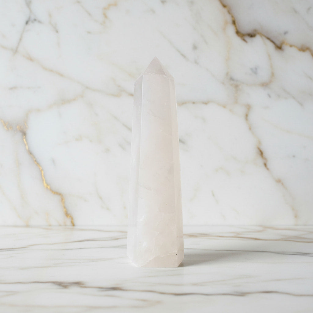 Bergkristall Obelisk – Naturdeko JETZT sichern CrystalScents