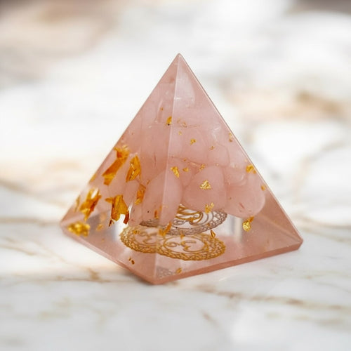 Rosenquarz Pyramide – Harmonie & Freude CrystalScents