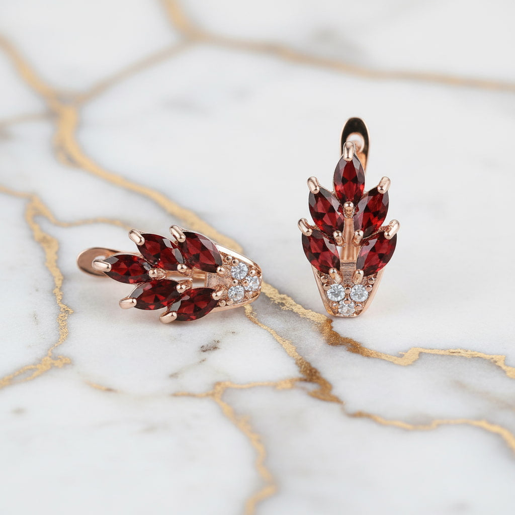 Kreolen Gold - Verspielte Ohrringe mit roten Blättern CrystalScents
