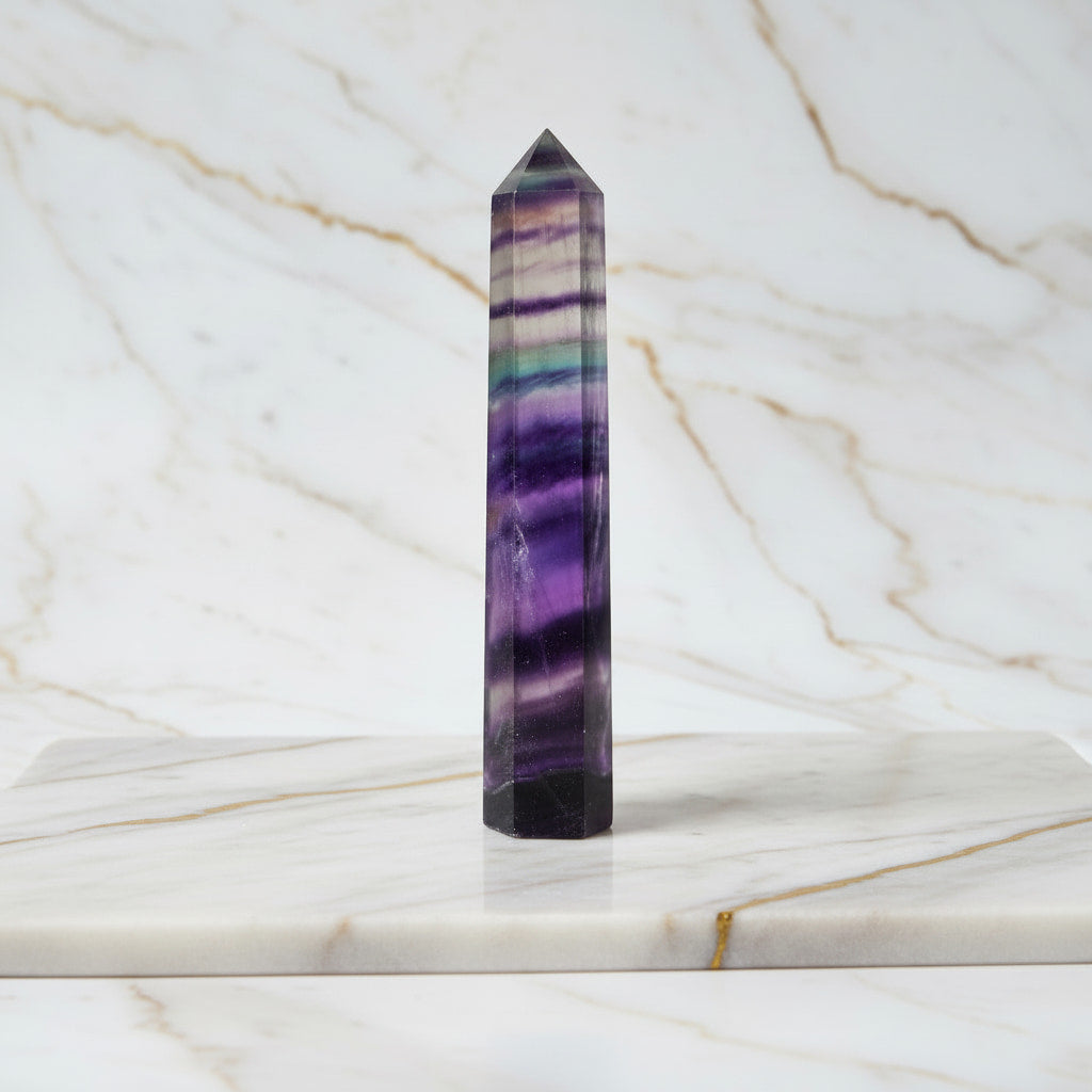 Fluorit Obelisk – Lebendige Farben