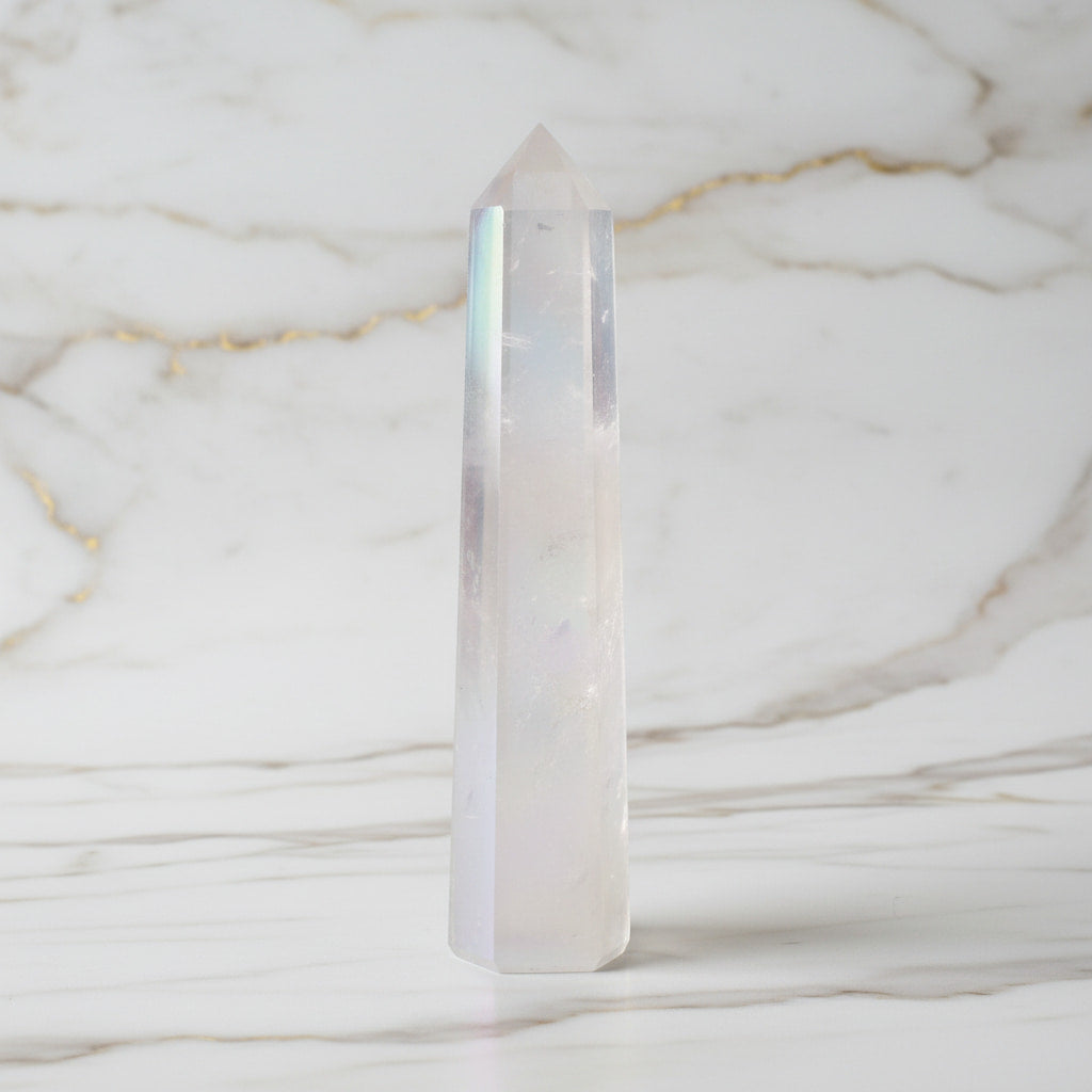 Bergkristall Obelisk – Aura beschichtet JETZT entdecken CrystalScents