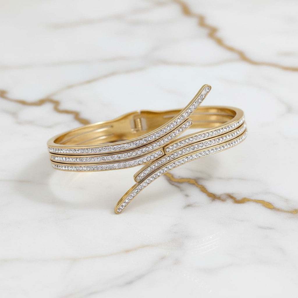 Armband Gold – Eleganter Schwung für stilvolle Akzente CrystalScents