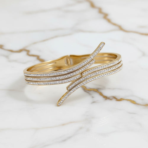 Armband Gold – Eleganter Schwung für stilvolle Akzente CrystalScents