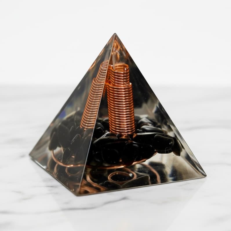 Obsidian Orgonit Pyramide - Schutz & Energie CrystalScents