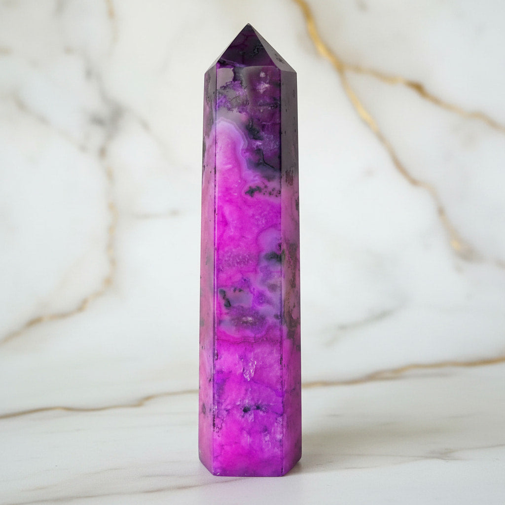 Achat Obelisk – Voller Farbe & Lebendigkeit