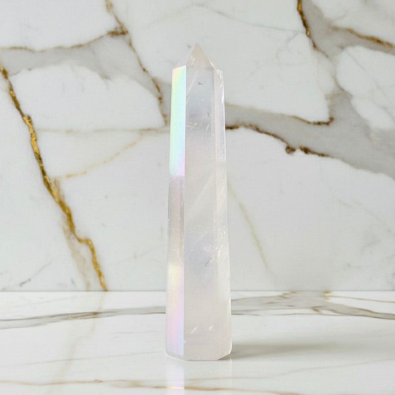 Bergkristall Obelisk – Aura beschichtet JETZT entdecken CrystalScents
