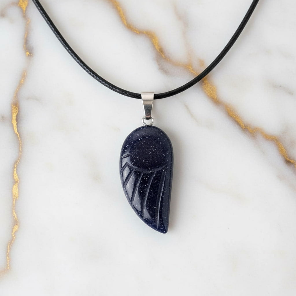 Blaufluss Halskette - Flügel Anhänger CrystalScents