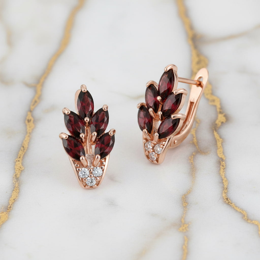 Kreolen Gold - Verspielte Ohrringe mit roten Blättern CrystalScents