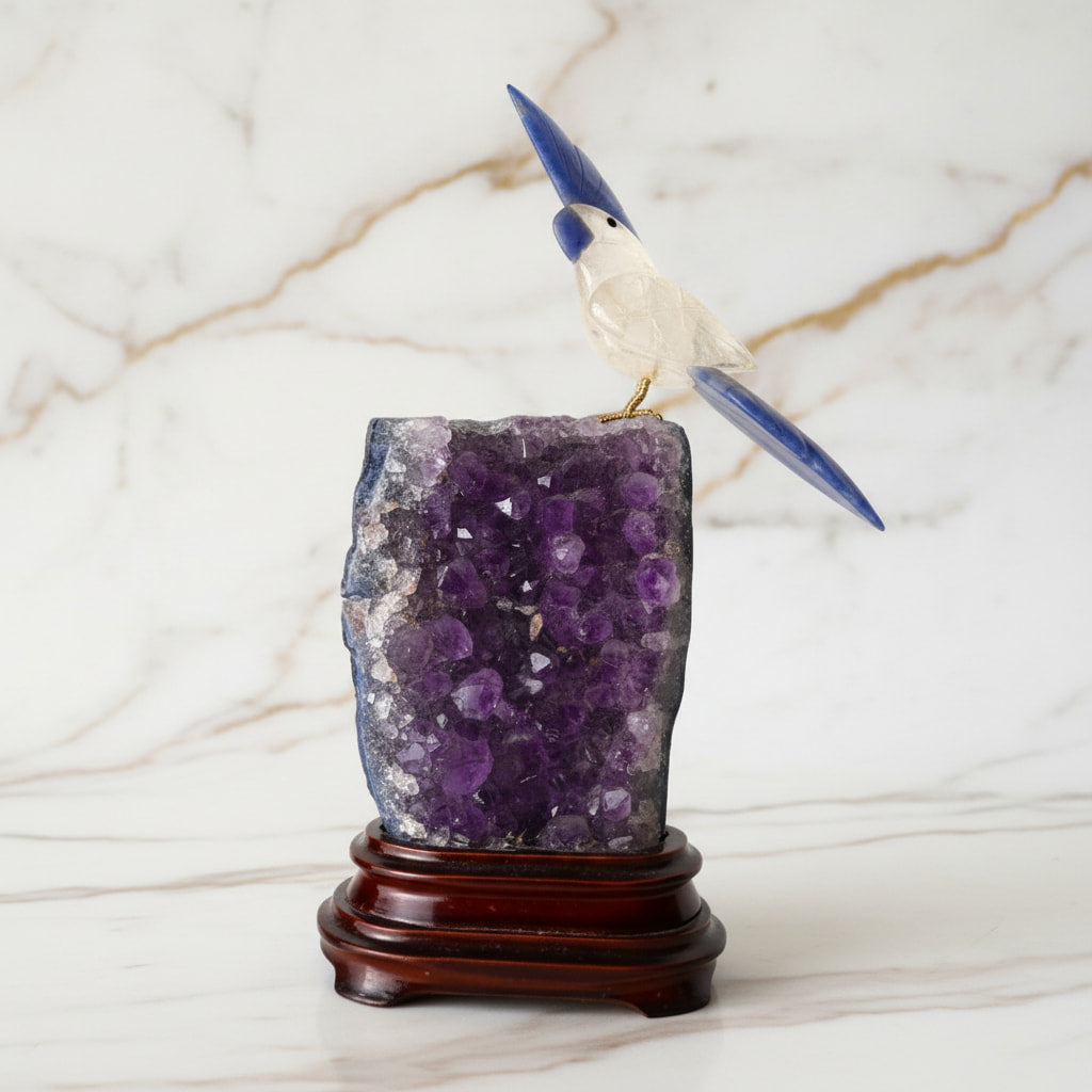 Amethystdruse – Mit Bergkristall Vogel