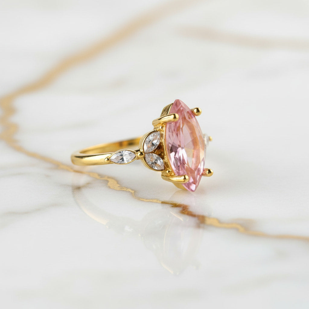 Ring in Gold mit rosanem Funkeln CrystalScents