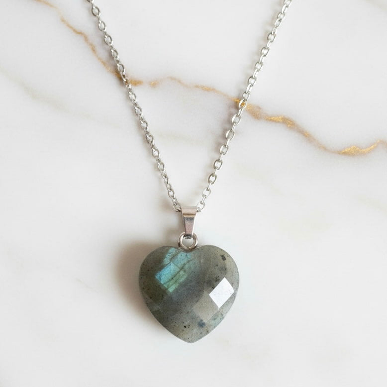 Labradorit Halskette – Facettiertes Herz JETZT sichern CrystalScents